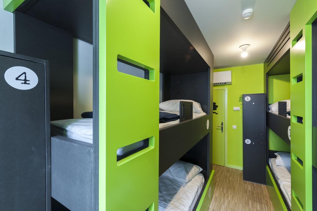 Backstay Hostel Гент Стая снимка