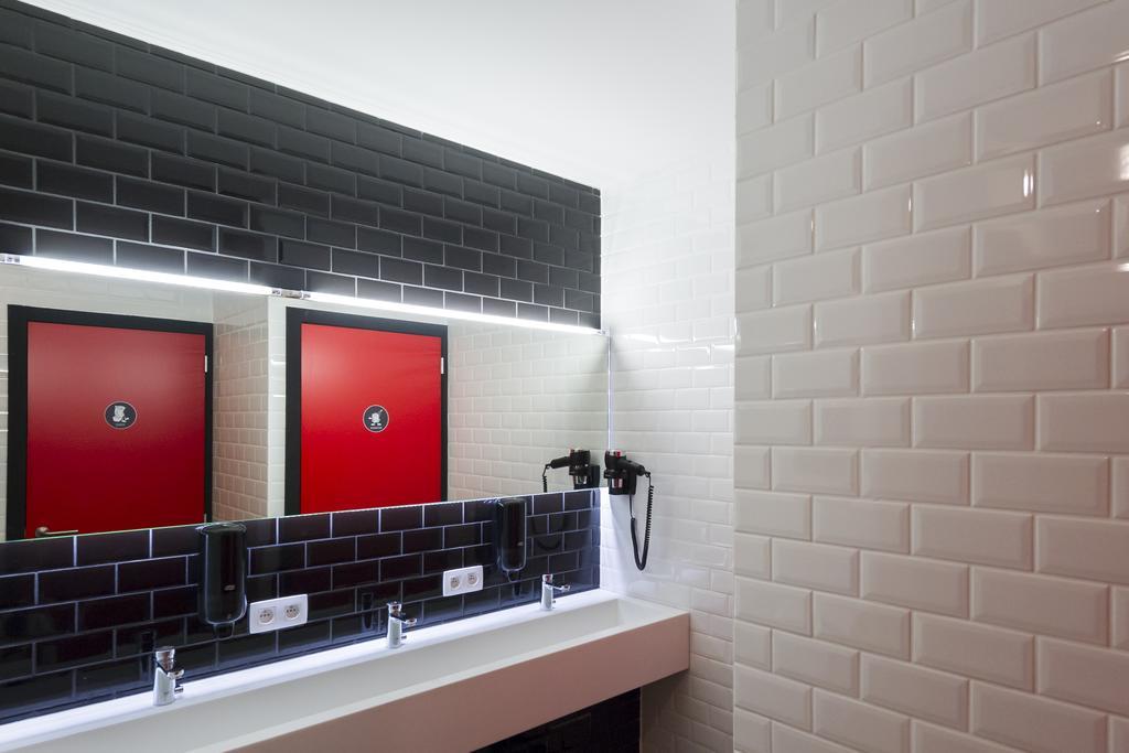 Backstay Hostel Гент Стая снимка