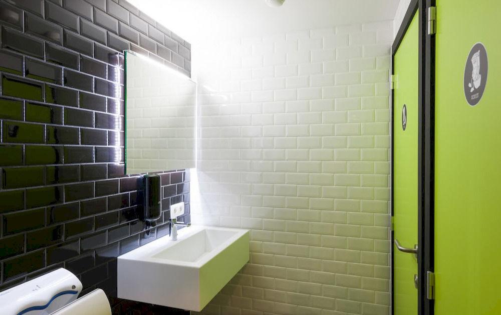 Backstay Hostel Гент Екстериор снимка