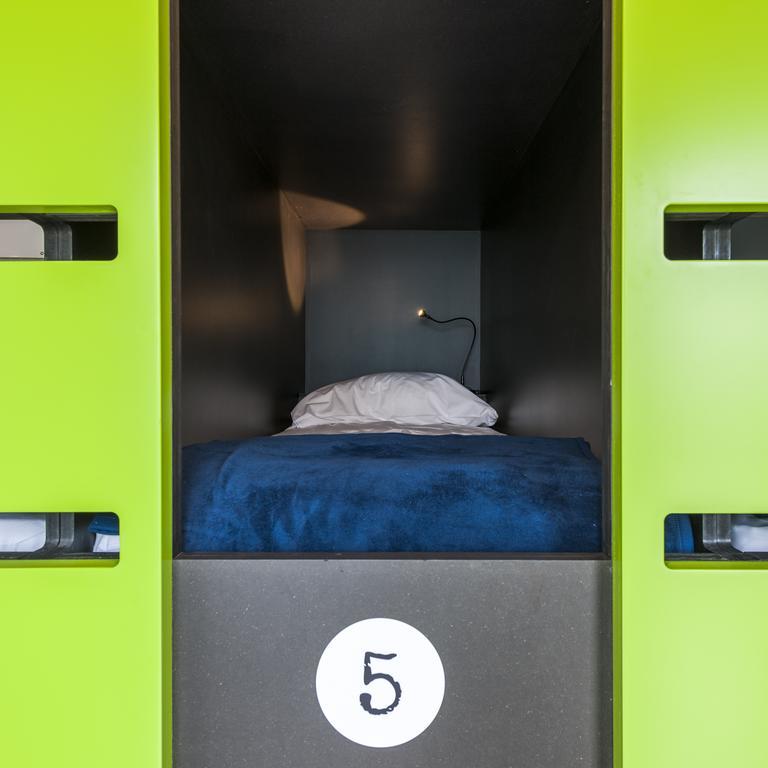 Backstay Hostel Гент Екстериор снимка